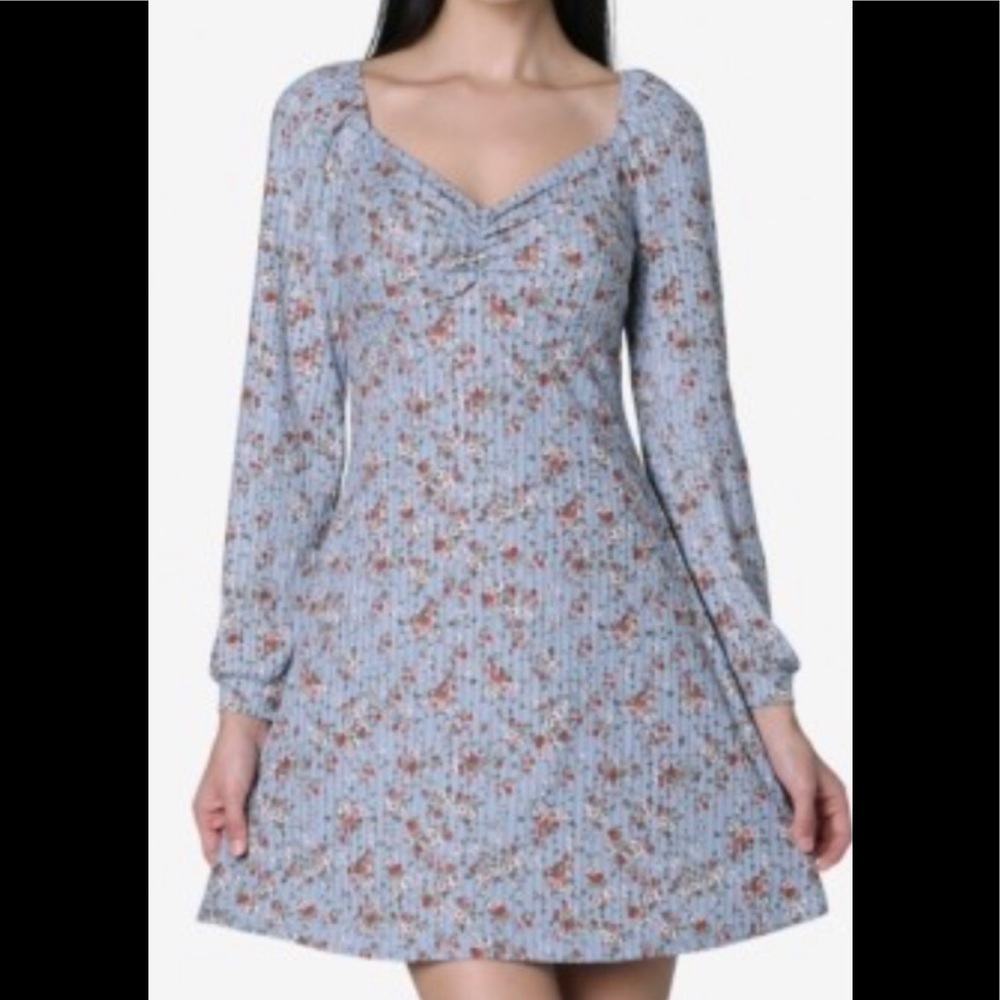 Ultra Flirt/ NWT/ Dress M&L / long sleeve/ floral